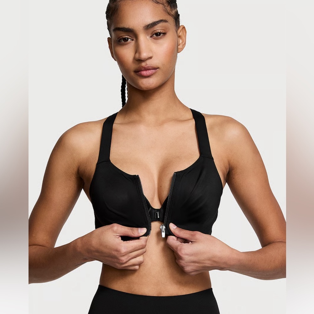 Victoria’s Secret Knockout Front-Close Sports Bra - brand new